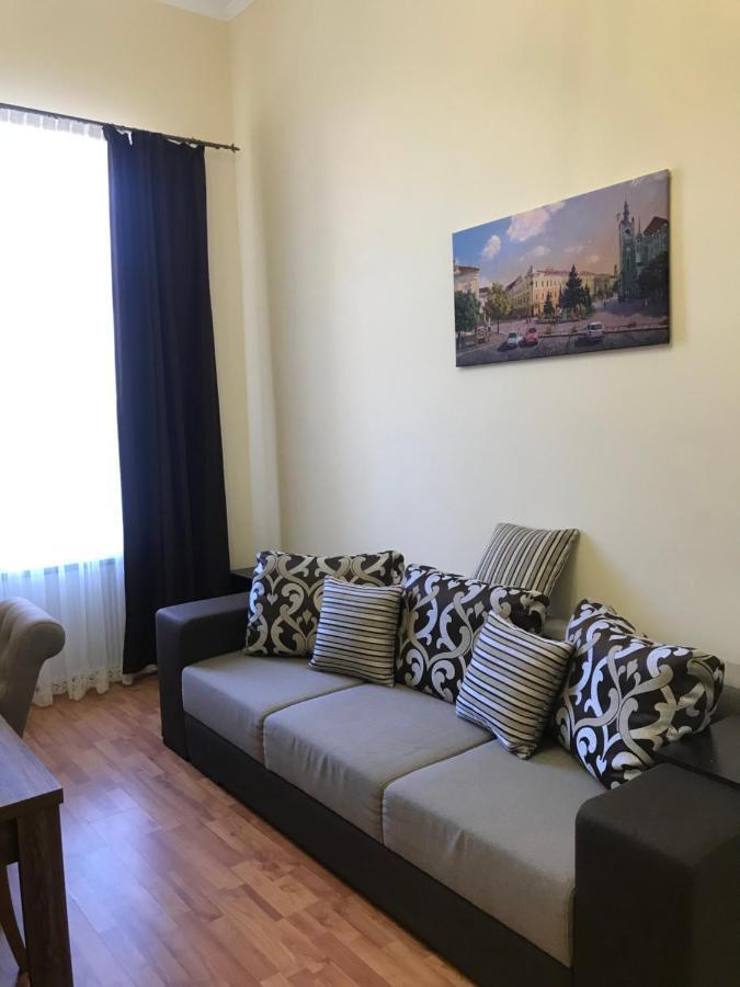 Apartment Suite Mukachevo Екстериор снимка